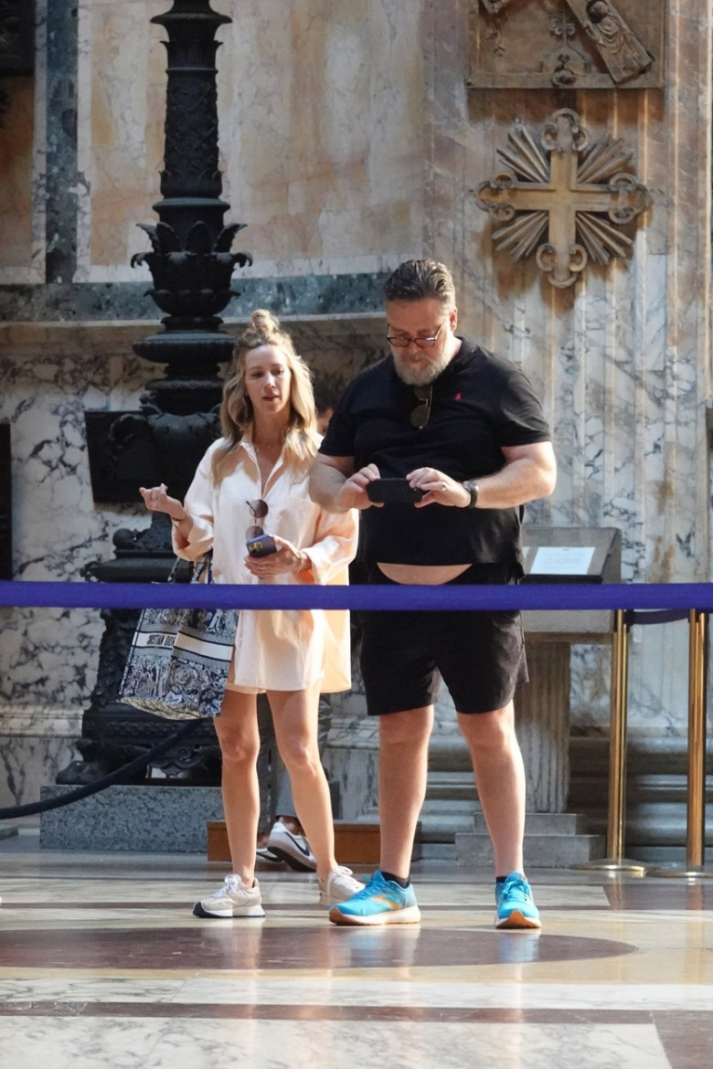 Russel Crowe și Britney Theriot