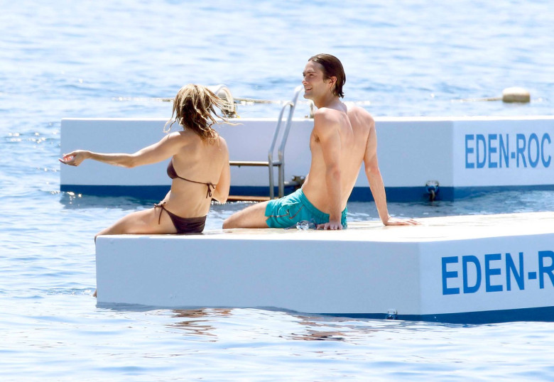 Sienna Miller și iubitul său Oli Green/  Profimedia