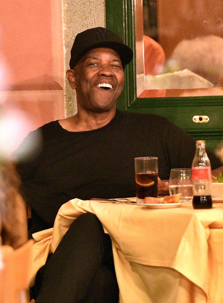 *EXCLUSIVE* Denzel Washington and his wife Pauletta Washington enjoy a dinner date at the Puny restaurant in Portofino