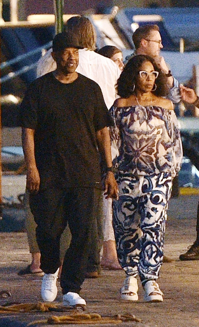 *EXCLUSIVE* Denzel Washington and his wife Pauletta Washington enjoy a dinner date at the Puny restaurant in Portofino