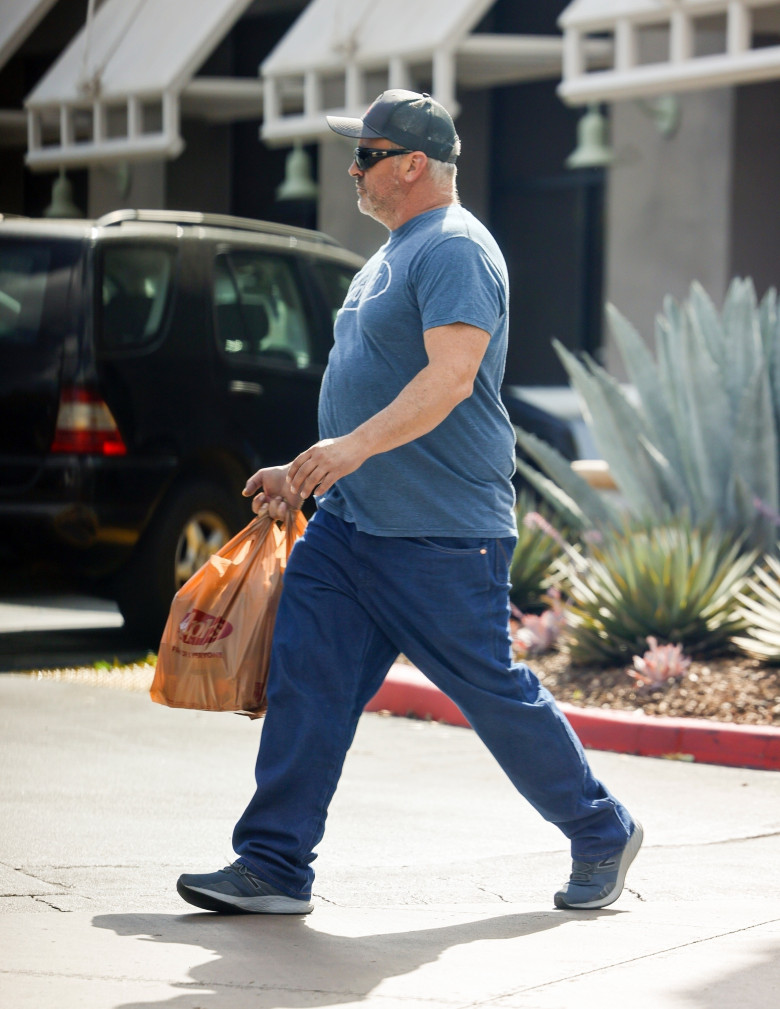 *EXCLUSIVE* 'Friends' star Matt LeBlanc shops at Ralphs supermarket in Encino