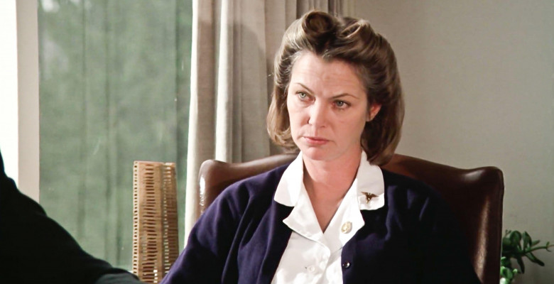 USA. Louise Fletcher in a scene from ©United Artists film : One Flew Over the Cuckoo's Nest (1975). Plot: A criminal pleads insanity and is admitted to a mental institution, where he rebels against the oppressive nurse and rallies up the scared patients.