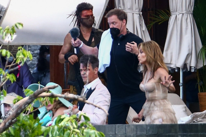 Jennifer Lopez și Josh Duhamel, în Shotgun Wedding