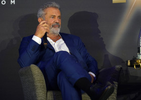 Mel Gibson turns up to &apos;Experience With&apos; event with sons Teddy Bears