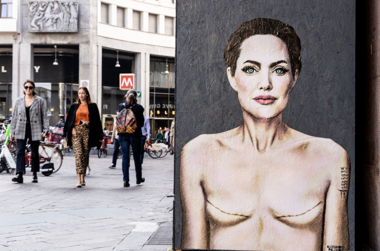 Pictură murală cu Angelina Jolie/ Profimedia