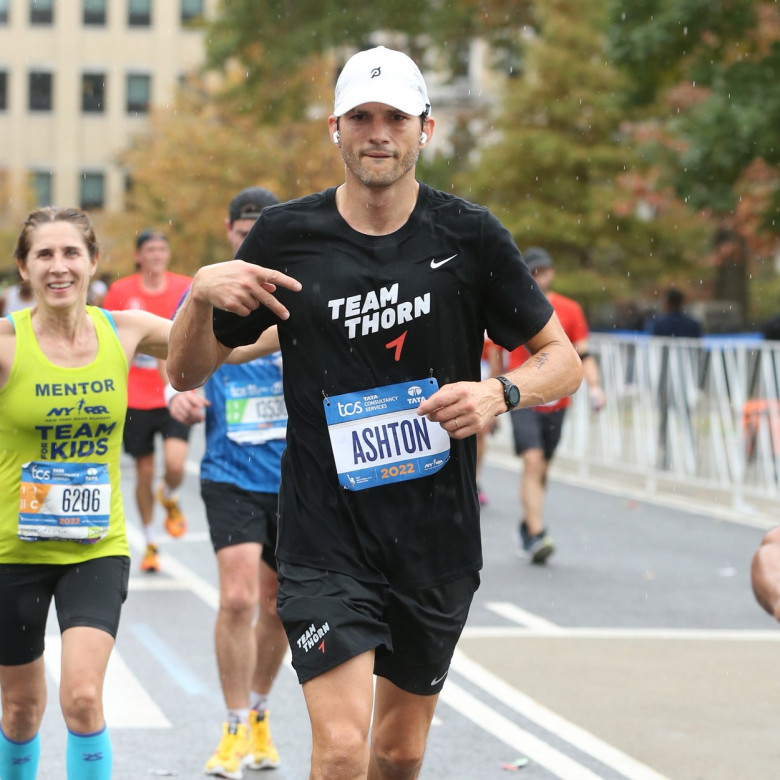 Ashton Kutcher la maraton