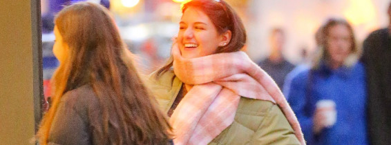 EXCLUSIVE: Suri Cruise Is All Smiles As She's Spotted Out With Her Friends In NYC, USA.
