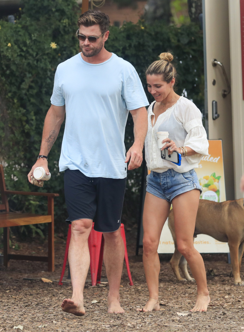 EXCLUSIVE: *NO DAILYMAIL ONLINE* Coffee Date! Chris Hemsworth And Elsa Pataky Step Out For A Barefoot Morning Coffee Date In Byron Bay, With The Couple Spotted Enjoying Some Time-off Together