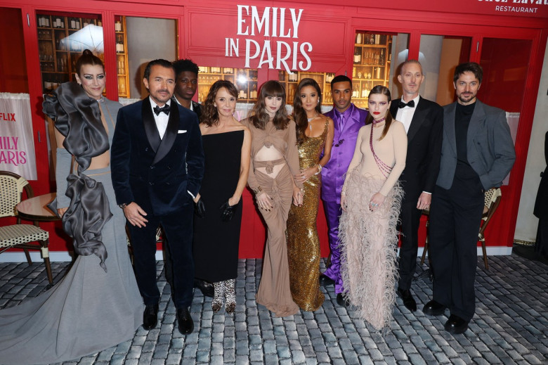 Actorii din Emily in Paris la premiera noului sezon/ Profimedia