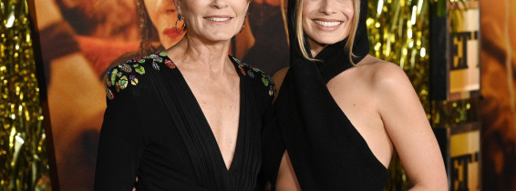 Margot Robbie și mama sa Sarie Kessler/ Profimedia