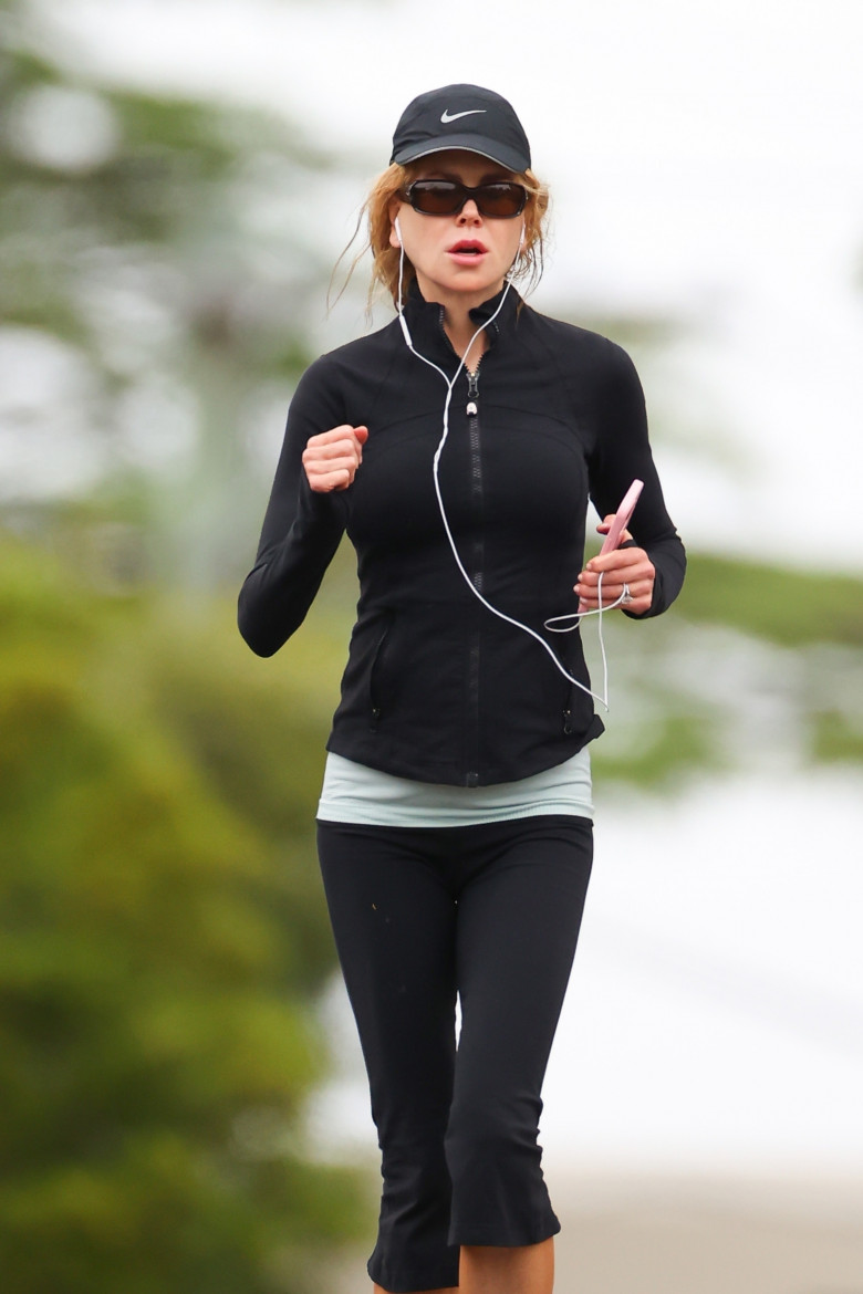 *EXCLUSIVE* Nicole Kidman enjoys a morning run in Sydney!