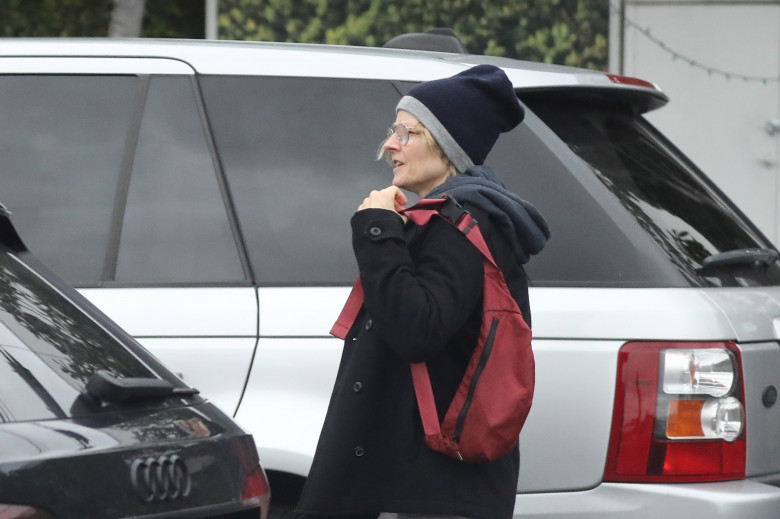 *EXCLUSIVE* Jodie Foster and wife enjoy lunch at Mauro's cafe in West Hollywood