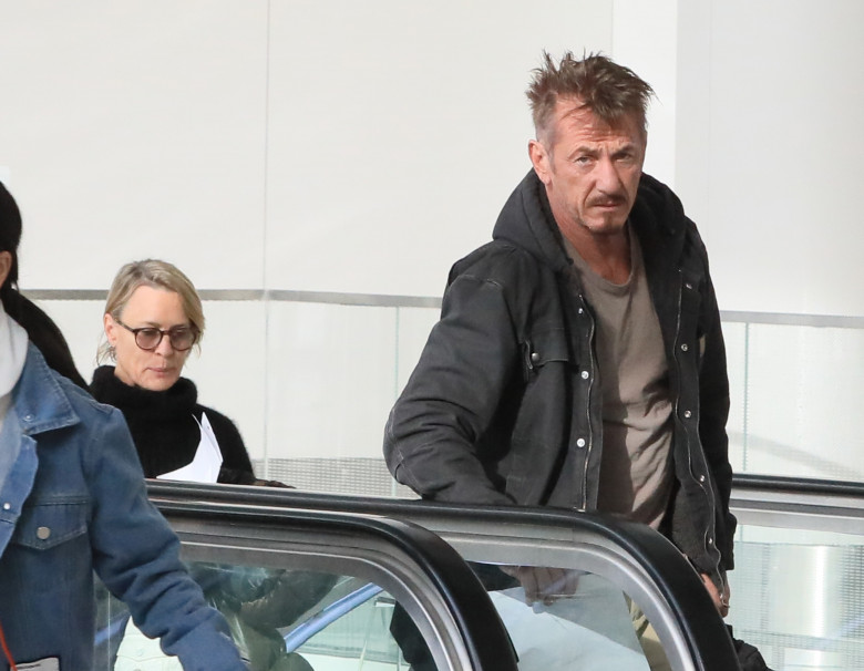 *PREMIUM-EXCLUSIVE* *Web embargo until   2:00 pm ET on January 16, 2023** SECOND THOUGHTS? Sean Penn and Robin Wright spotted at LAX together amid recent split from their other spouses.