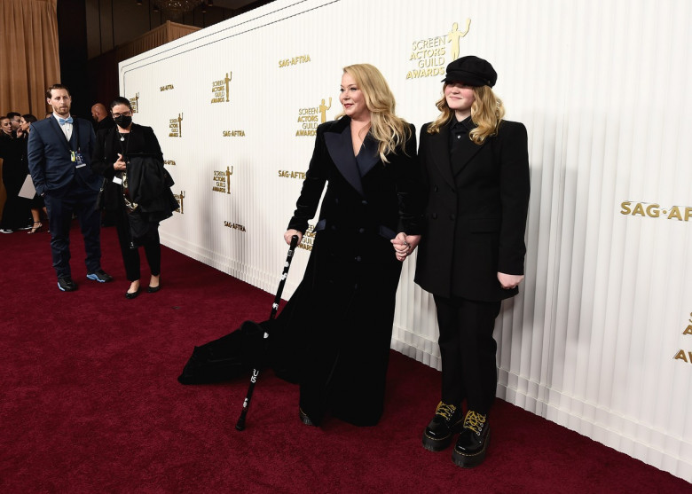 Christina Applegate și fiica ei Sadie Grace LeNoble la premiile SAG 2023/ Profimedia