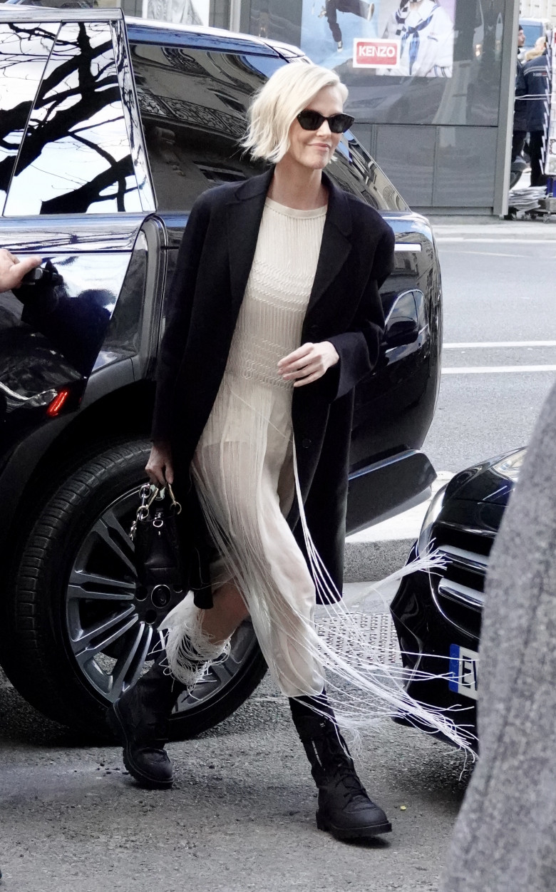 PFW - Charlize Theron