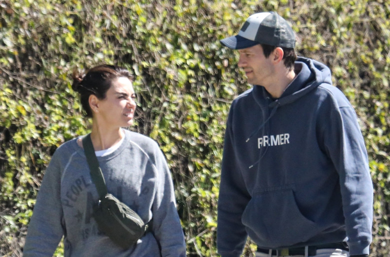 ashton, mila (3)