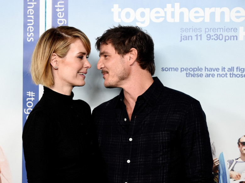 Sarah Paulson, pedro pascal (5)