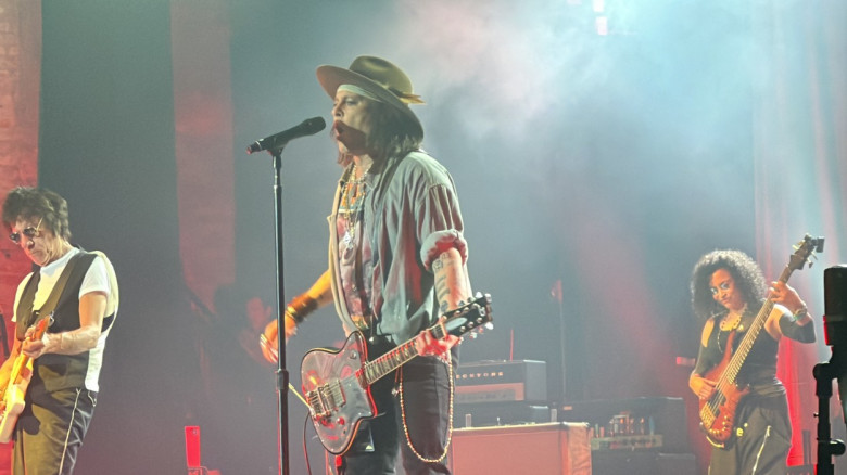 Johnny Depp And Jeff Beck Perform Last New York Show