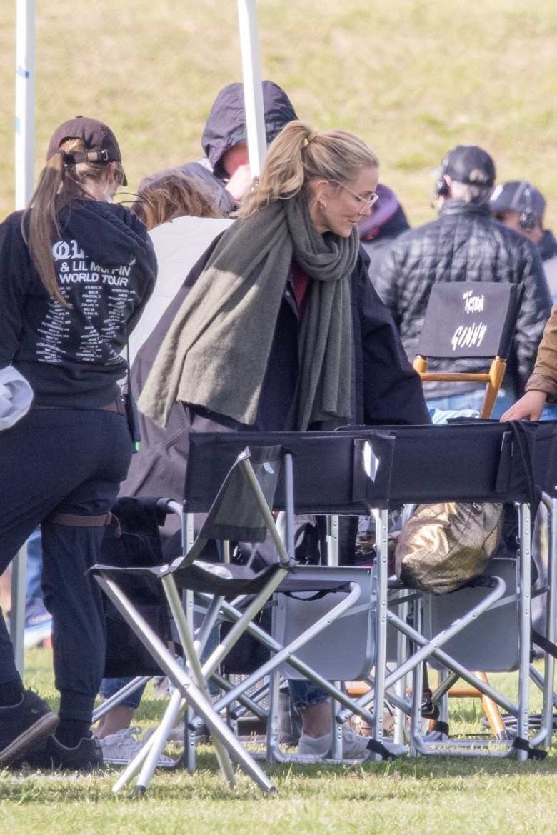 *PREMIUM-EXCLUSIVE* *WEB EMBARGO UNTIL APRIL 11, 2023 UNTIL 6:00 PM ET ** Glenn Close joins Cameron Diaz and Jamie Foxx on the set of "Back in Action" in Atlanta