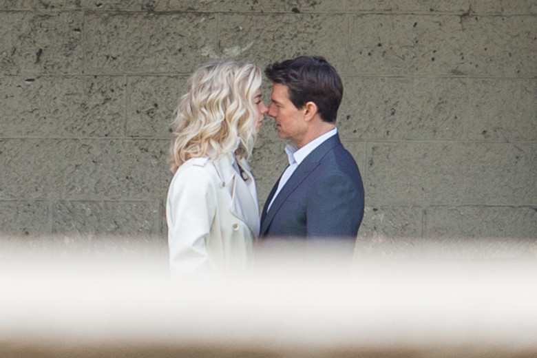 Tom Cruise and Vanessa Kirby on set of Mission Impossible 6 in Paris