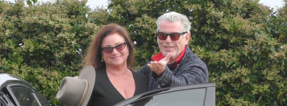 Pierce Brosnan și soția