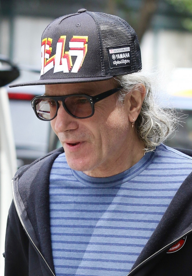 *PREMIUM-EXCLUSIVE* Reclusive star Daniel Day-Lewis is seen for the FIRST time in almost 4 years with his wife Rebecca Miller as he looked almost unrecognizable with long gray hair!