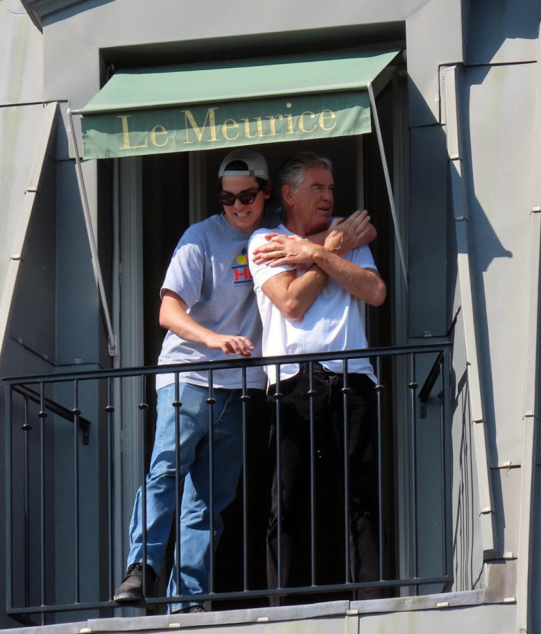Pierce Brosnan și fiul lui, Paris