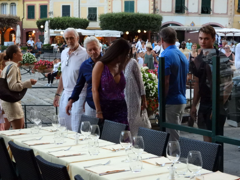 Michael Douglas and Catherine Zeta-Jones heading to restaurant Portofino