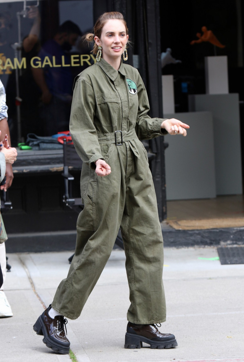 Uma Thurman with her daughter Maya Hawke on the New Jersey set of ''The Kill Room''.