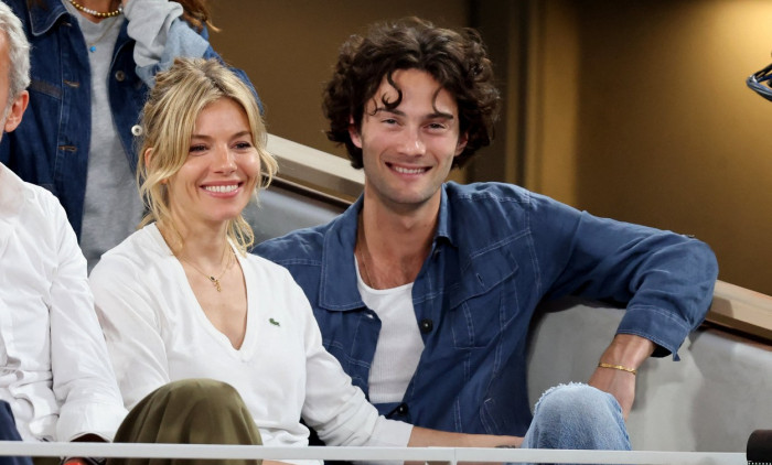 Sienna Miller și iubitul ei, Oli Green
