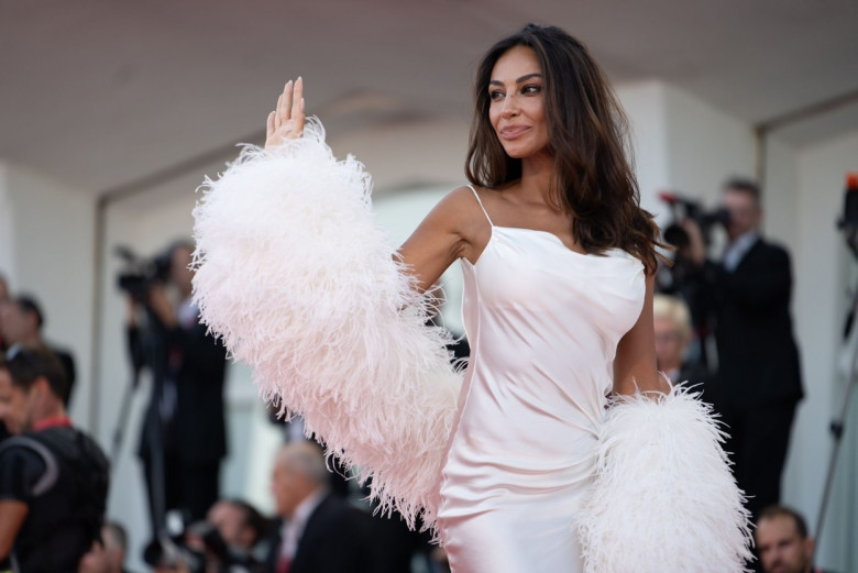 Mădălina Ghenea, fabuloasă la Festivalul de Film de la Cannes