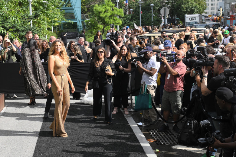 Blake Lively Is  All Smiles Arriving At The Michael Kors Fashion Show In New York City