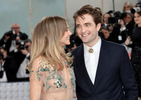 Robert Pattinson și Suki Waterhouse