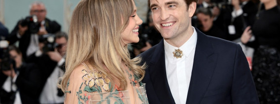 Robert Pattinson și Suki Waterhouse