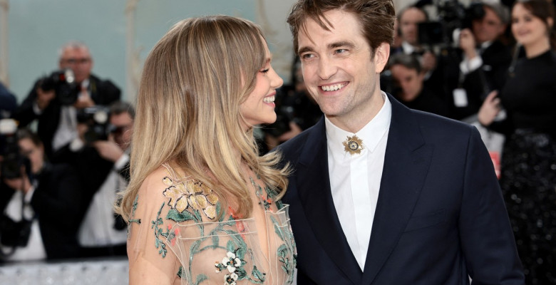 Robert Pattinson și Suki Waterhouse