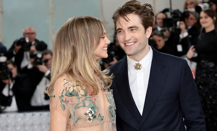 Robert Pattinson și Suki Waterhouse