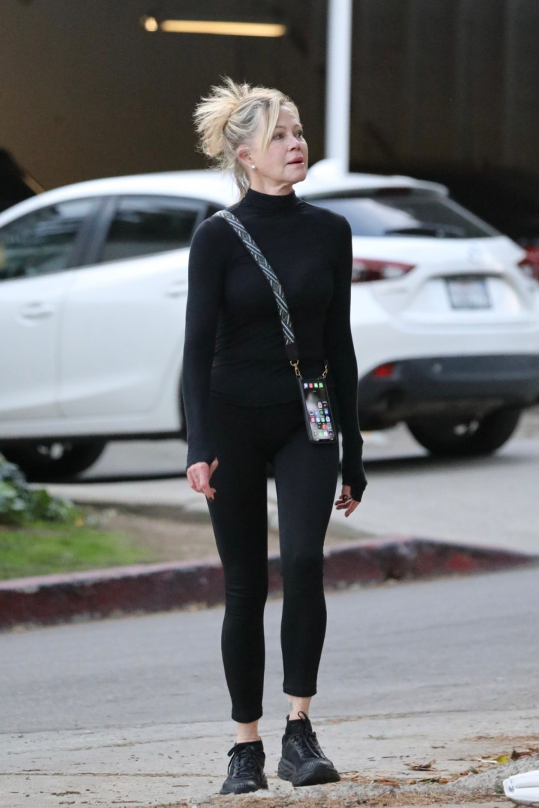 *EXCLUSIVE* Melanie Griffith enjoys a scenic hike before Thanksgiving holiday in LA!