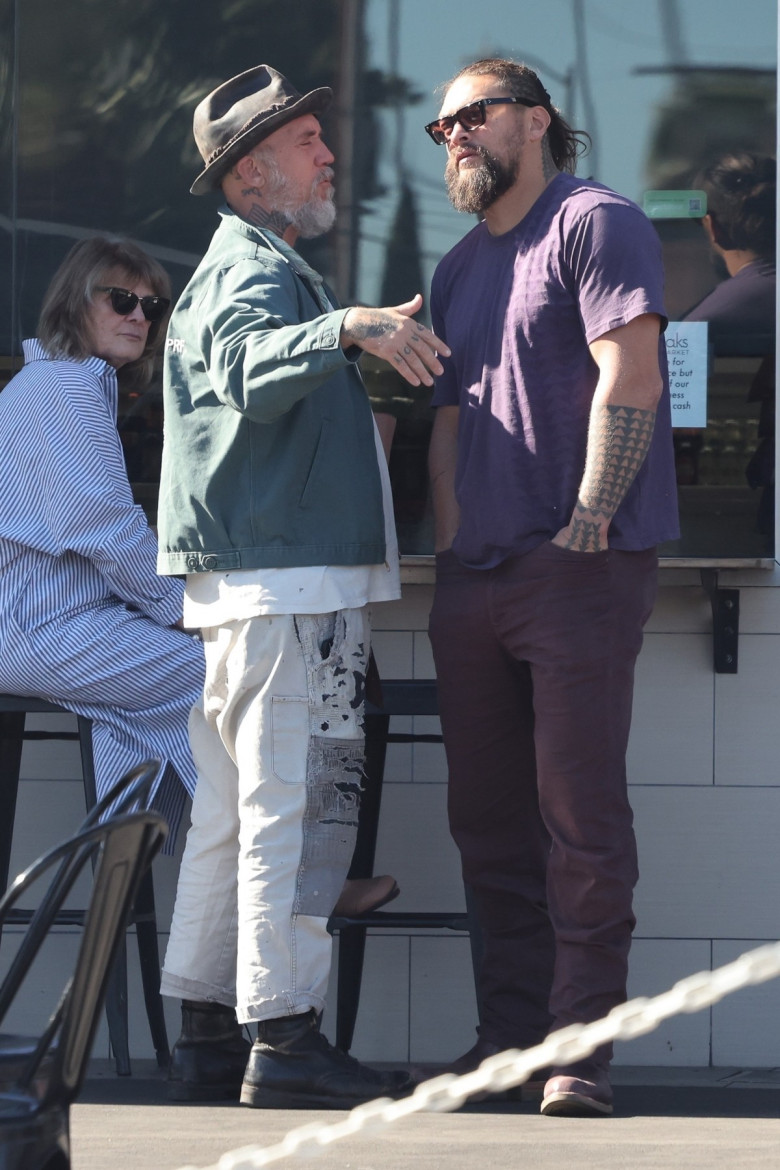 *EXCLUSIVE* Jason Momoa catches up with friends over lunch