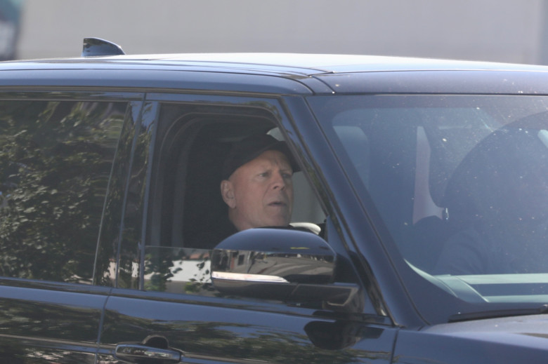*EXCLUSIVE* Bruce Willis cruising around after spending Thanksgiving with his family