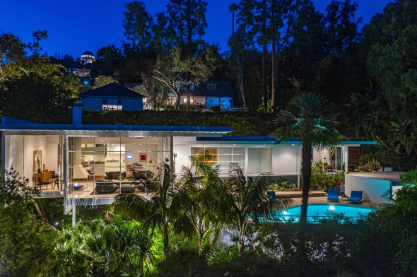 EXCLUSIVE: Brad Pitt Buys Aileen Gettys Glassy Midcentury Modern House in Los Feliz for $5.5 million