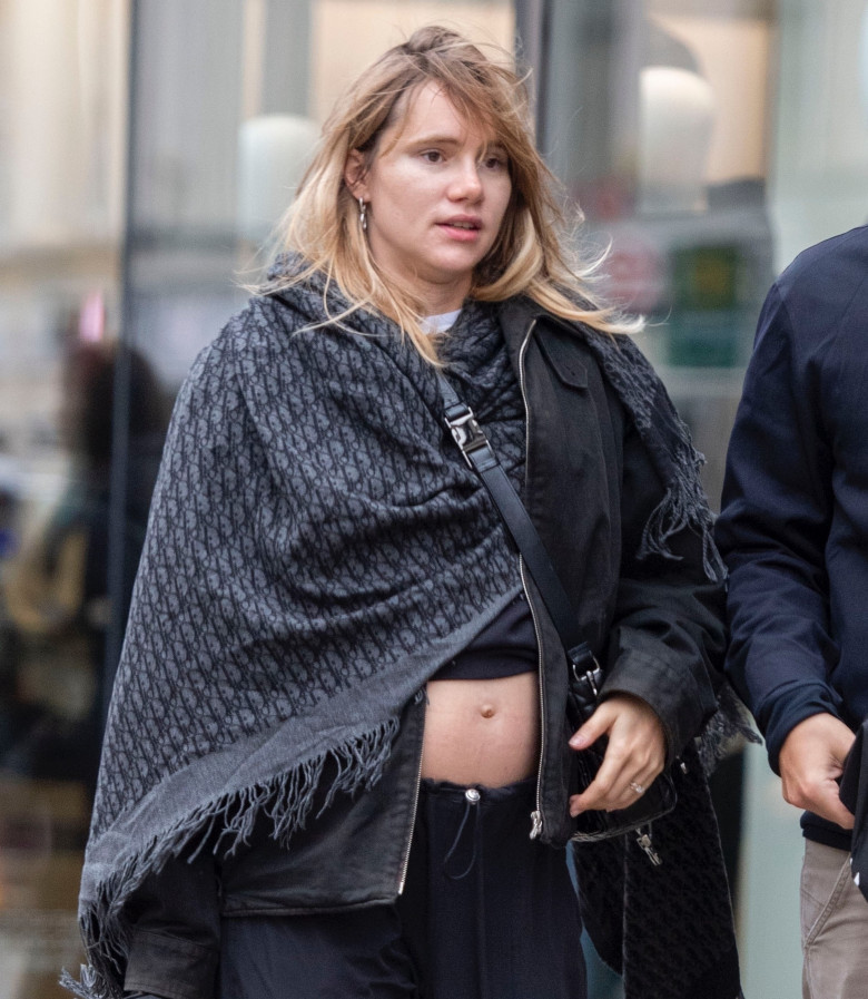 Suki Waterhouse și Robert Pattinson/ Profimedia