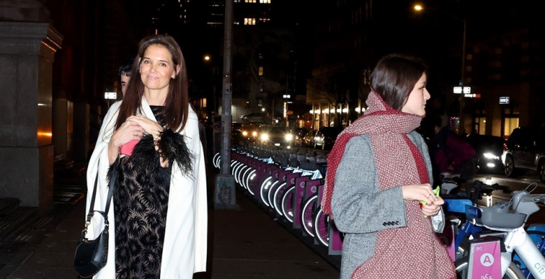 *EXCLUSIVE* Katie Holmes looks gorgeous as she heads to her Birthday Dinner in the Big Apple