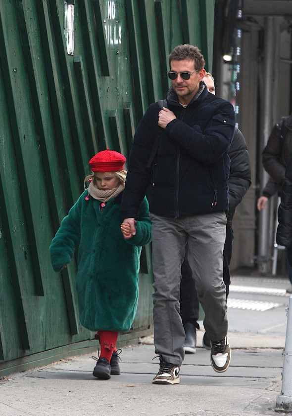 EXCLUSIVE: Bradley Cooper Walking In NYC With In His Daughter Lea Wearing A Christmas Outfit - 20 Dec 2023