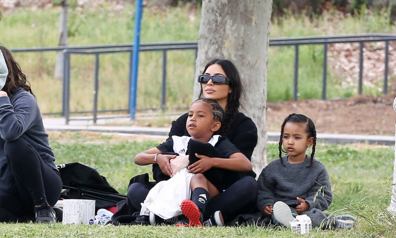 Kim Kardashian la meciul de fotbal al fiului său de Los Angeles/ Profimedia