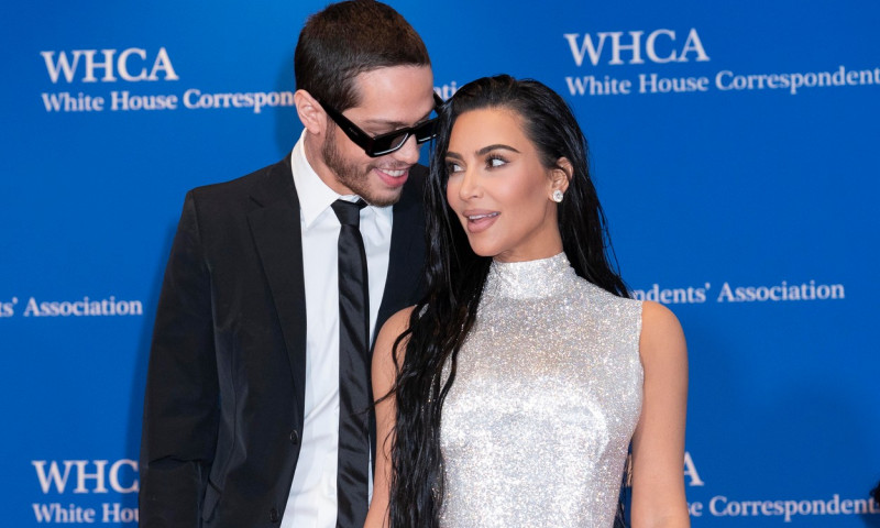 Kim Kardashian și Pete Davidson la Cina Corespondenților de la Casa Albă/ Profimedia