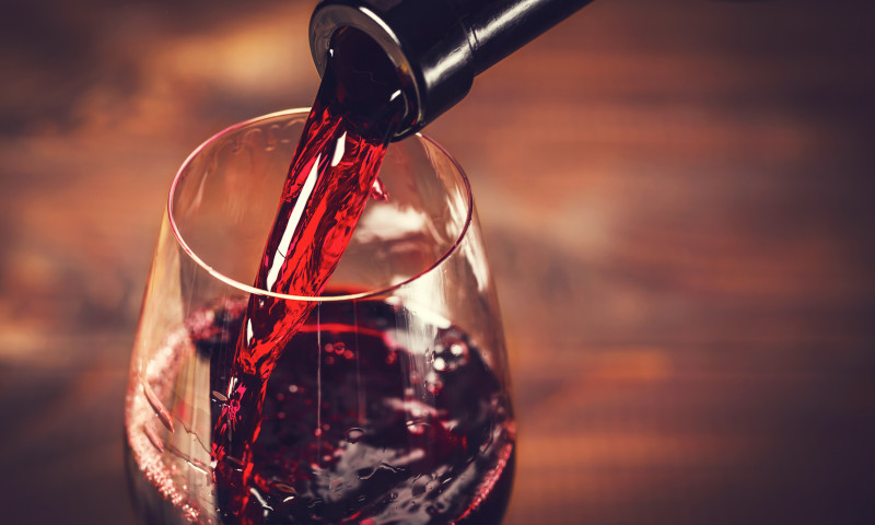 Cinci beneficii ale unui pahar de vin roșu/ Shutterstock
