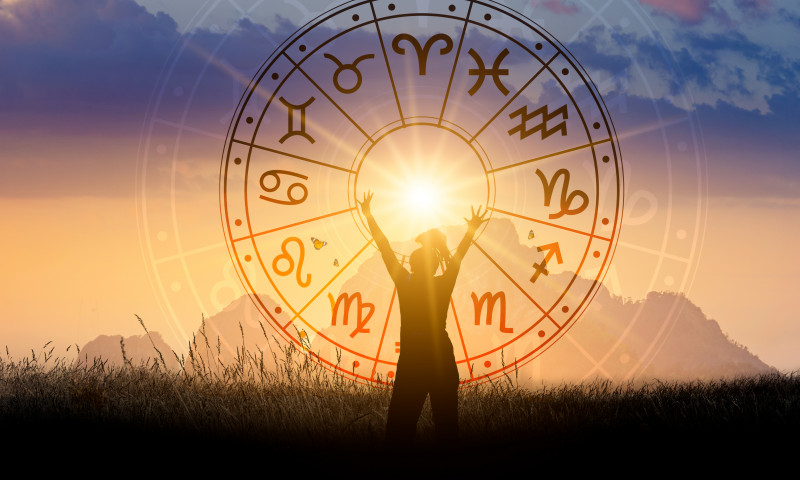 Horoscop august 2022/ Shutterstock