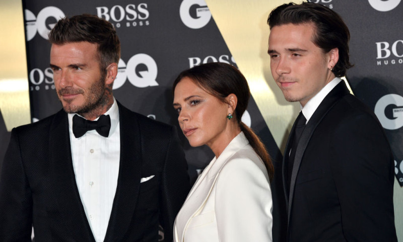Victoria și David Beckham, alături de fiul lor, Brooklyn