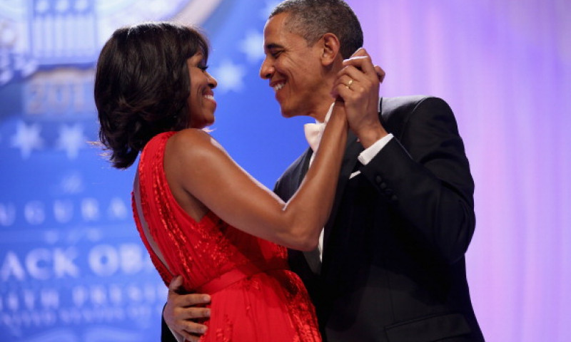 Barack Obama, sarut pasional cu Michelle Obama de ziua ei/ Getty Images