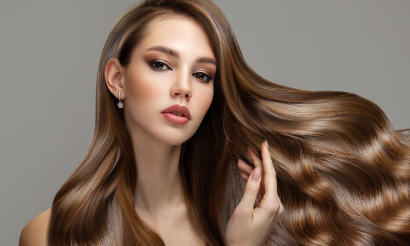 Trucuri care te vor ajuta să ai grijă de părul tău/ Shutterstock